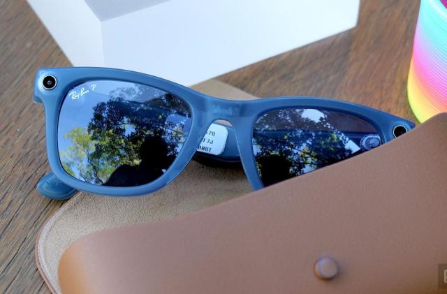 Ray-Ban's Meta sunglasses can now identify and describe landmarks