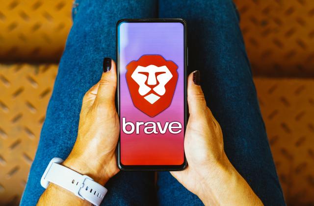 BRAZIL - 2023/05/23: In this photo illustration, the Brave logo is displayed on a smartphone screen. (Photo Illustration by Rafael Henrique/SOPA Images/LightRocket via Getty Images)